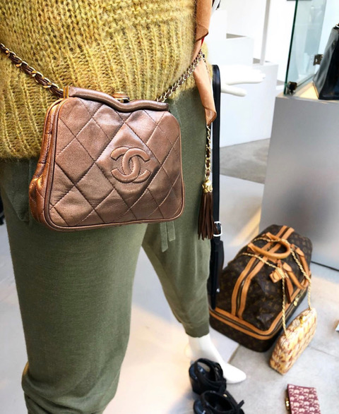 Wear a rare Chanel Belt-Bag Bronze color