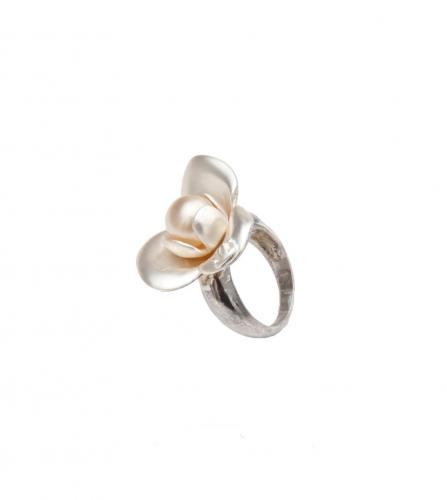 CHANEL FLOWER PEARL RING