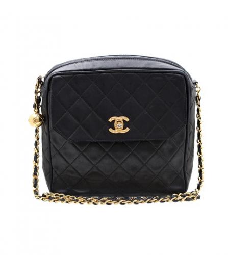 CHANEL BLACK FLAP BAG