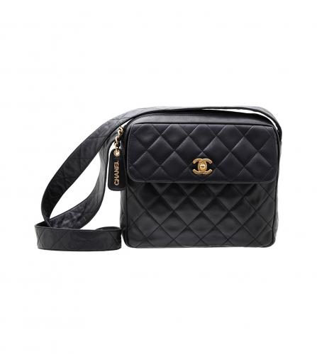 CHANEL BLACK FLAP BAG