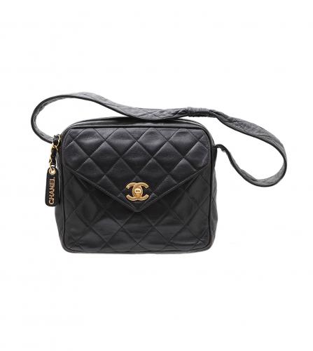  CHANEL BLACK FLAP BAG