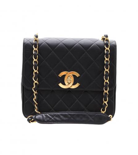 CHANEL BLACK FLAP BAG