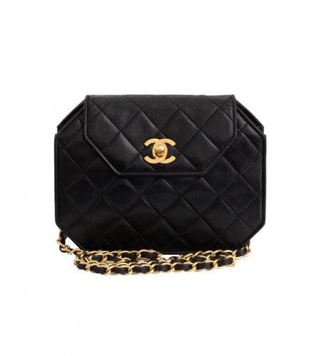 CHANEL BLACK FLAP BAG