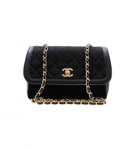 CHANEL BLACK FLAP BAG