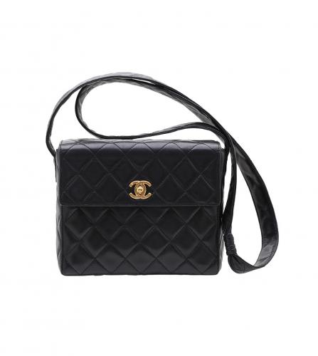 CHANEL BLACK FLAP BAG