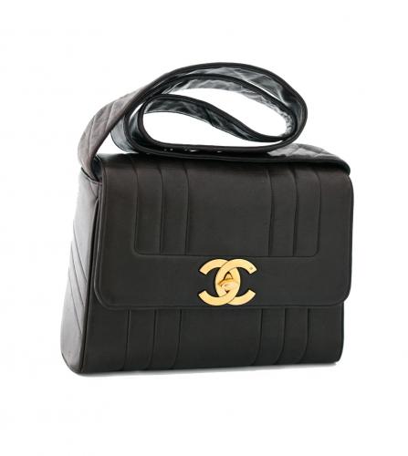 CHANEL BLACK FLAP BAG